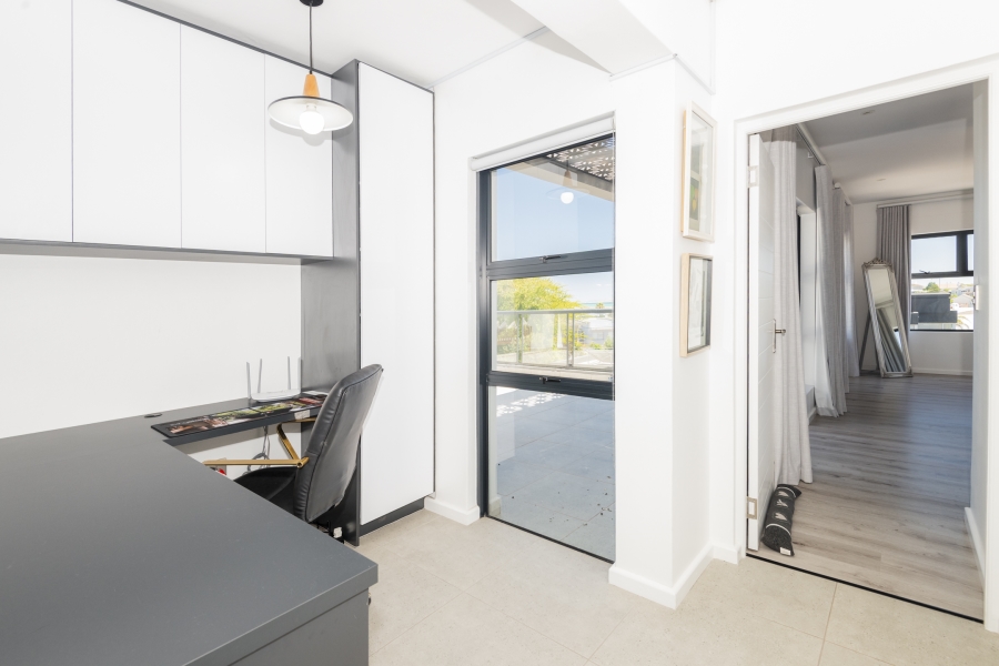 5 Bedroom Property for Sale in Myburgh Park Western Cape